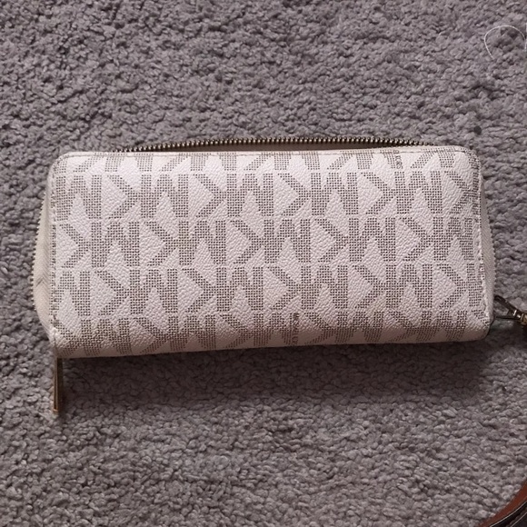 MK wallet - Picture 4 of 4